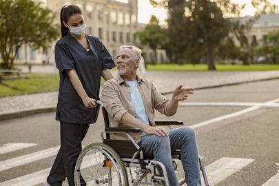 Cuidado de personas mayores por horas - Servicios en general - Ayudas a Domicilio